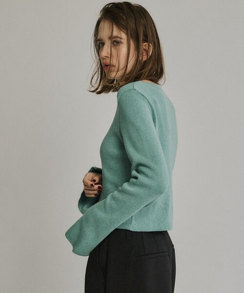 PUBLIC TOKYO(パブリックトウキョウ)の「コットンカシミヤスリットスリーブニット(ニット/セーター・レディース・ダークグレー/ホワイト/ブルー・FREE)」の14枚目の写真