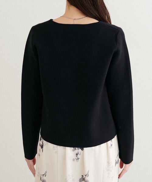 natural couture（ナチュラルクチュール）の「【WEB限定】ゴールド釦Vネックプルオーバー（ニット/セーター・レディース・ブラック/オフホワイト/ブラウン/ネイビー・FREE）」の15枚目の写真