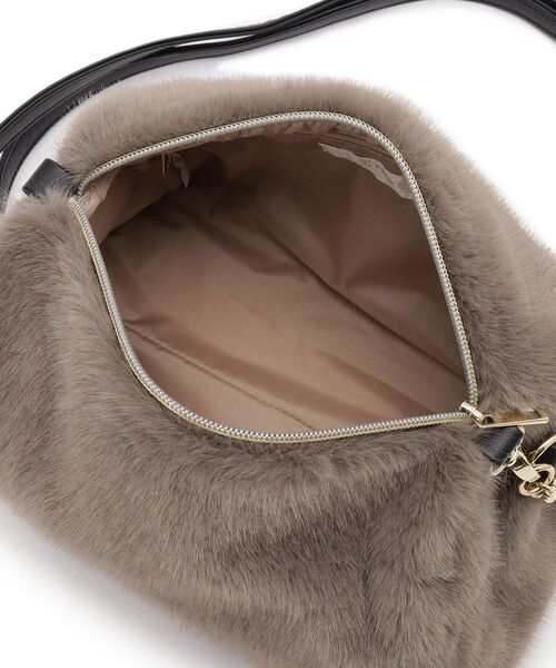 grove（グローブ）の「エコファーダブルショルダー（ショルダーバッグ・レディース・アイボリー/ナチュラル/キャメル/ダークグレー・00）」の7枚目の写真