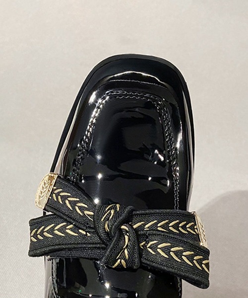 shoes365（シューズスリーシックスファイヴ）の「ゴールドリボンビット ローファー（ローファー・レディース・ライトベージュ/ブラック・23.0cm/25.5cm/25.0cm/24.5cm/23.5cm）」の12枚目の写真