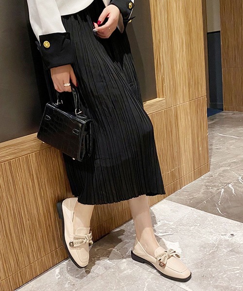 shoes365（シューズスリーシックスファイヴ）の「ゴールドリボンビット ローファー（ローファー・レディース・ライトベージュ/ブラック・23.0cm/25.5cm/25.0cm/24.5cm/23.5cm）」の8枚目の写真