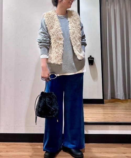 Right-on(ライトオン)の「【HONEYSUCKLE ROSE】フェイクファー ベスト (エコファー / 体型カバー)(ベスト・レディース・ブラウン/ライトベージュ・L/M)」の21枚目の写真