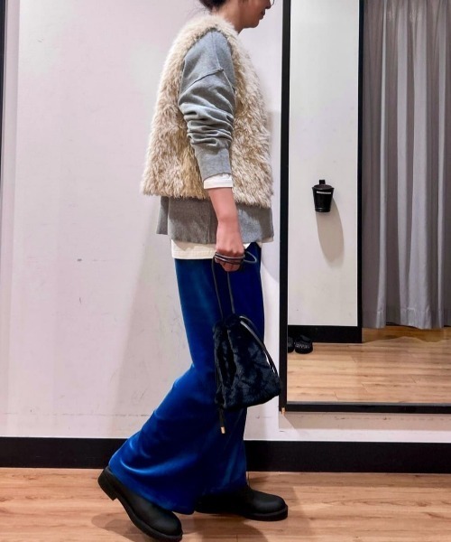 Right-on(ライトオン)の「【HONEYSUCKLE ROSE】フェイクファー ベスト (エコファー / 体型カバー)(ベスト・レディース・ブラウン/ライトベージュ・L/M)」の20枚目の写真