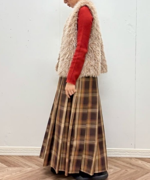 Right-on(ライトオン)の「【HONEYSUCKLE ROSE】フェイクファー ベスト (エコファー / 体型カバー)(ベスト・レディース・ブラウン/ライトベージュ・L/M)」の4枚目の写真