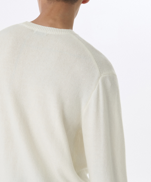 MUSINSA STANDARD（ムシンサスタンダード）の「エッセンシャルクルーネックニット[クリーム]（ニット/セーター・メンズ・その他・SMALL/MEDIUM/LARGE/X-LARGE/XX-LARGE）」の4枚目の写真