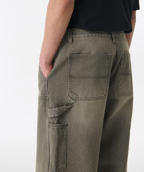MUSINSA STANDARD（ムシンサスタンダード）の「ピグメントデニムワイドダブルニーカーペンターパンツ[カーキ]（デニムパンツ・メンズ・その他・42/32/33/34/36/38/40/26/27/28/29/30/31）」の4枚目の写真