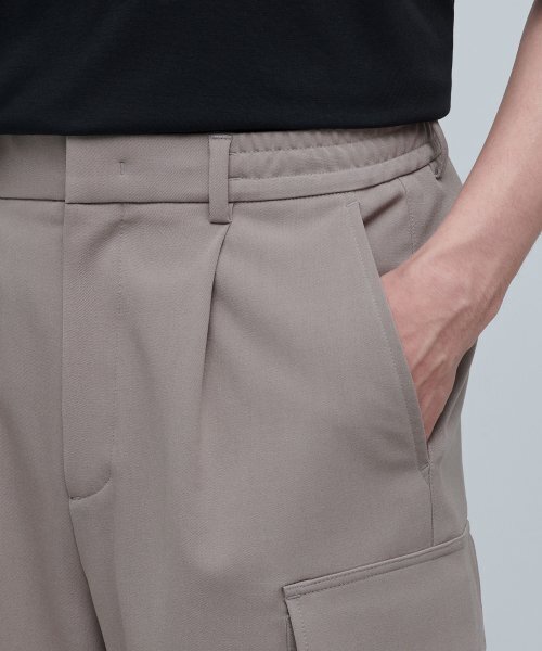 MUSINSA STANDARD（ムシンサスタンダード）の「ワイドバンディングカーゴハーフスラックス[グレイッシュベージュ]（スラックス・メンズ・その他・40/38/42/36/34/32/30/31/33/26/27/28/29）」の7枚目の写真