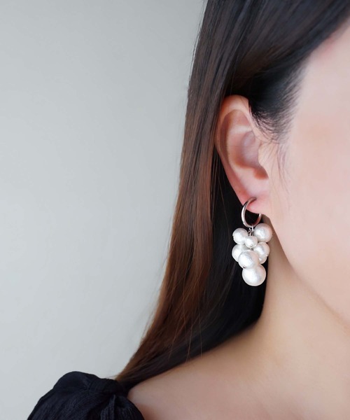 CERCA(チェルカ)の「saran jewelry/ビック コットンパール フープイヤリング(イヤリング・レディース・ゴールド/シルバー・FREE)」の7枚目の写真