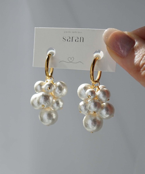 CERCA(チェルカ)の「saran jewelry/ビック コットンパール フープイヤリング(イヤリング・レディース・ゴールド/シルバー・FREE)」の8枚目の写真