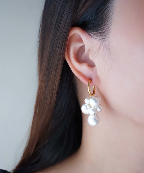 CERCA(チェルカ)の「saran jewelry/ビック コットンパール フープイヤリング(イヤリング・レディース・ゴールド/シルバー・FREE)」の10枚目の写真