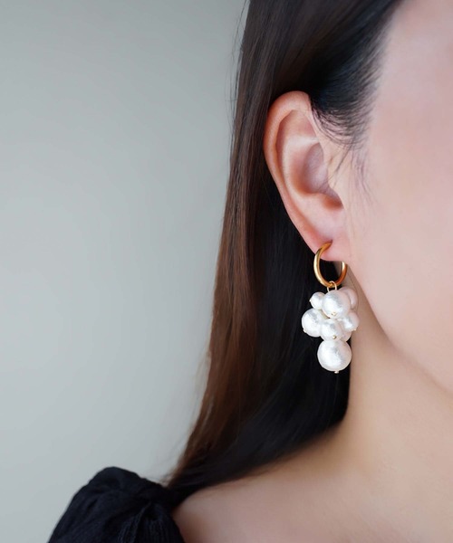 CERCA(チェルカ)の「saran jewelry/ビック コットンパール フープイヤリング(イヤリング・レディース・ゴールド/シルバー・FREE)」の16枚目の写真