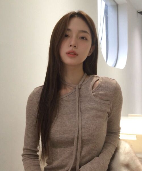 WESLEYHYUSTON(ウェズリーユーストン)の「REVERSIBLE LAYERED SLIT RIBBED KNIT BEIGE(ニット/セーター・レディース・その他・SMALL/MEDIUM)」の3枚目の写真