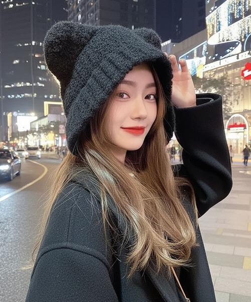 VIBGYOR（ヴィブジョー）の「【EIZZ/アイズ】耳デザイン 紐付き ニットキャップ（ニットキャップ/ビーニー・レディース・ブラック/ブラウン/ホワイト/チャコール・FREE）」の2枚目の写真