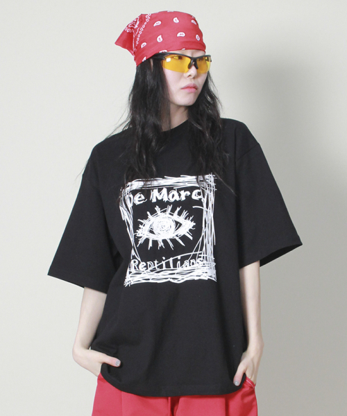 DEMARC(ドゥマーク)の「オーバーサイズスクエアプリント半袖Tシャツブラック(Tシャツ/カットソー・レディース・その他・LARGE/MEDIUM)」の1枚目の写真