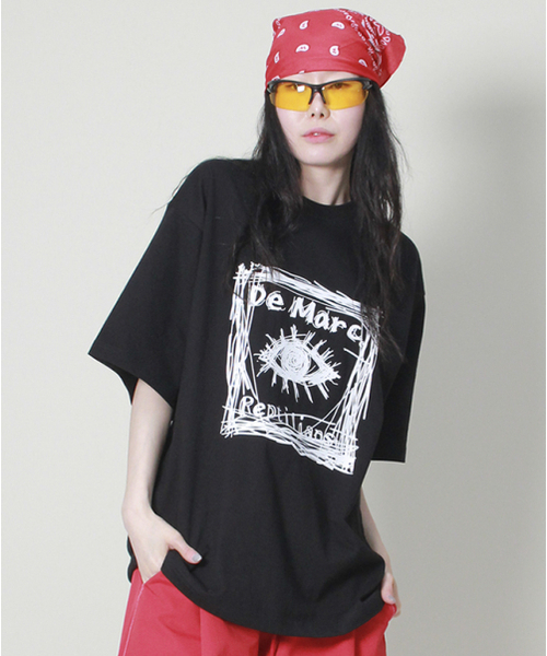 DEMARC(ドゥマーク)の「オーバーサイズスクエアプリント半袖Tシャツブラック(Tシャツ/カットソー・レディース・その他・LARGE/MEDIUM)」の3枚目の写真