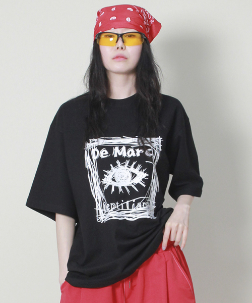 DEMARC(ドゥマーク)の「オーバーサイズスクエアプリント半袖Tシャツブラック(Tシャツ/カットソー・レディース・その他・LARGE/MEDIUM)」の4枚目の写真