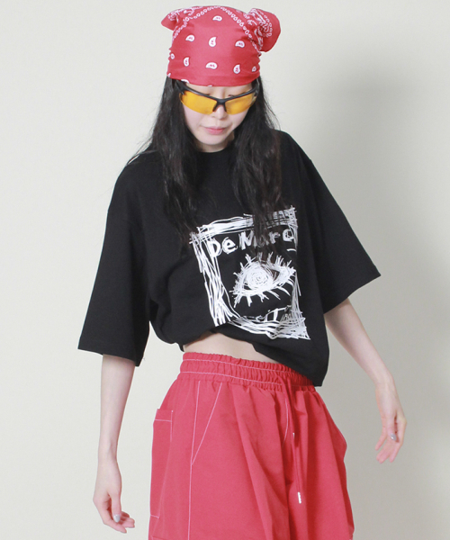 DEMARC(ドゥマーク)の「オーバーサイズスクエアプリント半袖Tシャツブラック(Tシャツ/カットソー・レディース・その他・LARGE/MEDIUM)」の8枚目の写真