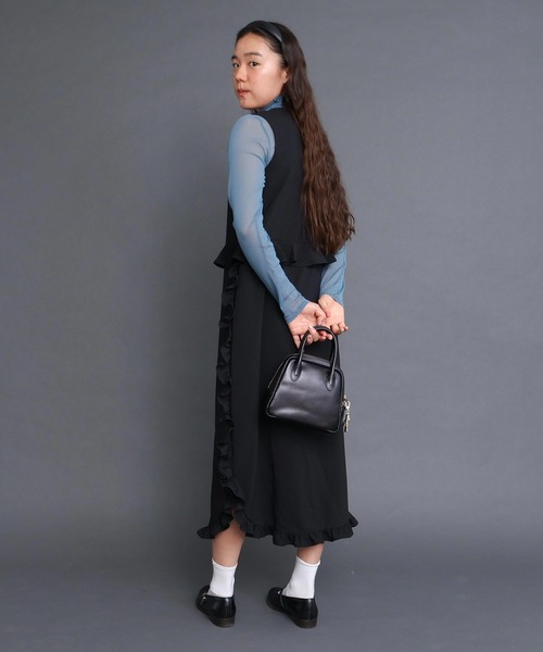 I am I in fact...（アイアムアイインファクト）の「SHELL FRILL peplum ドレス（ワンピース・レディース・ブラック・FREE）」の9枚目の写真