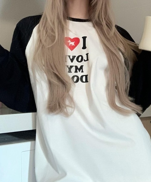 SHEPP(シープ)の「【26年春新作】ラブロゴプリントラグランロンT(Tシャツ/カットソー・レディース・ホワイト・M/L)」の2枚目の写真