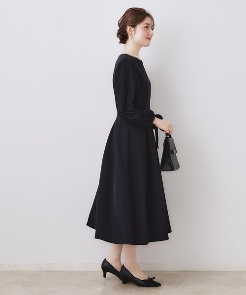 couture brooch（クチュールブローチ）の「【ハレの日・通勤】レース袖タックフレアワンピース（ワンピース・レディース・サンドベージュ/ネイビー・36/38/40/42）」の12枚目の写真