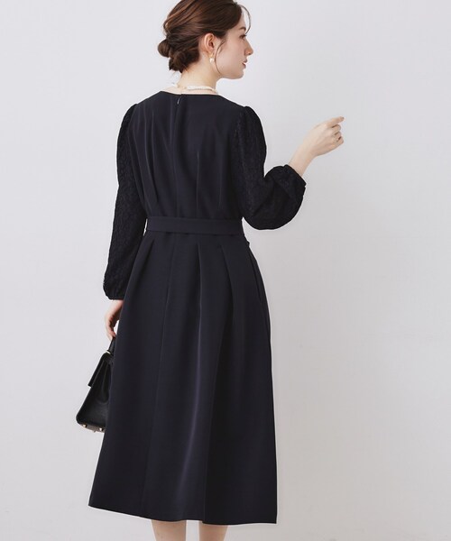 セール】【ハレの日・通勤】レース袖タックフレアワンピース