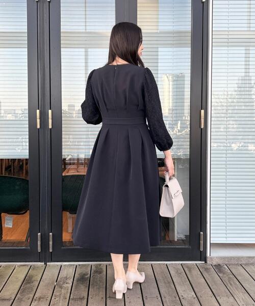 couture brooch（クチュールブローチ）の「【ハレの日・通勤】レース袖タックフレアワンピース（ワンピース・レディース・サンドベージュ/ネイビー・36/38/40/42）」の21枚目の写真