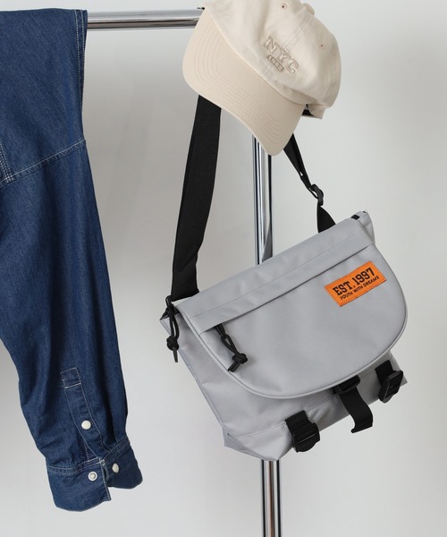 セール】AVVENTURA メッセンジャーバッグ（メッセンジャーバッグ