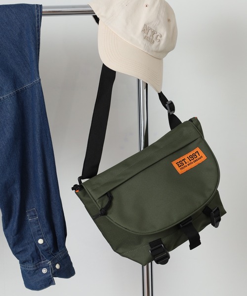 セール】AVVENTURA メッセンジャーバッグ（メッセンジャーバッグ