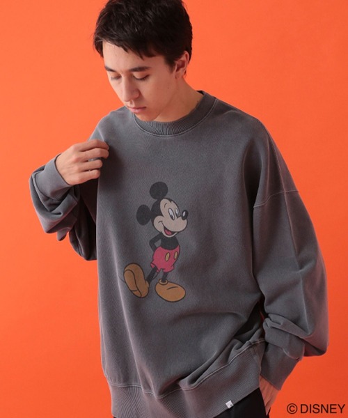 GEORGE'S（ジョージズ）の「【DISNEY】ミッキーマウス／クルーネックウラケ【UNISEX】（スウェット・メンズ・杢グレー/チャコールグレー・LARGE/MEDIUM）」の2枚目の写真