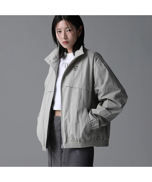 ZENDUST(ジェンダスト)の「Rne CN Windbreaker Jumper - 2COL(ナイロンジャケット・レディース・ライトグレー/ブラック・MEDIUM/LARGE)」の2枚目の写真
