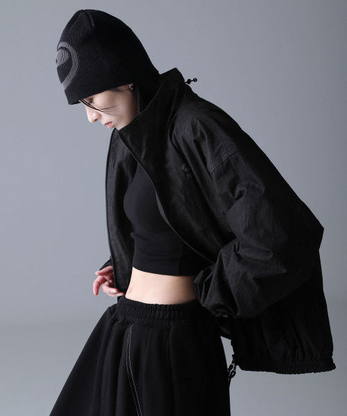 ZENDUST(ジェンダスト)の「Rne CN Windbreaker Jumper - 2COL(ナイロンジャケット・レディース・ライトグレー/ブラック・MEDIUM/LARGE)」の5枚目の写真