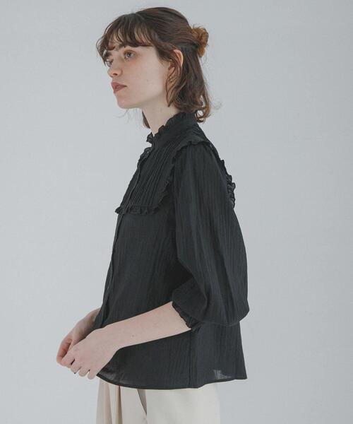 URBAN RESEARCH Sonny Label(アーバンリサーチサニーレーベル)の「『WEB限定』スタンドカラーピンタックフリルシャツ(シャツ/ブラウス・レディース・オフホワイト/ブラック・FREE)」の18枚目の写真