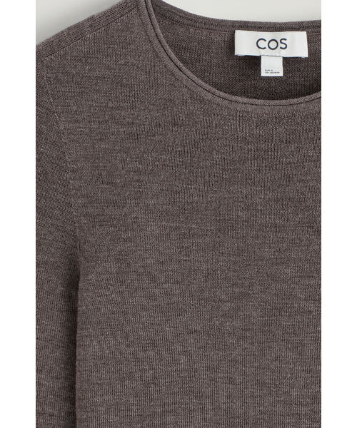 COS(コス)の「メリノウール ロングスリーブ トップス(Tシャツ/カットソー・レディース・グレー系その他/ブラック/ブラウン系その他・S/XS/L/M)」の10枚目の写真