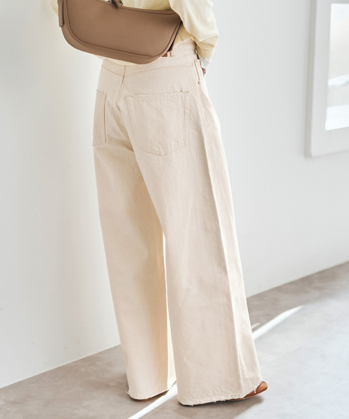 Spick & Span（スピックアンドスパン）の「5 1/2 HIGH-WIDELEG DENIM（デニムパンツ・レディース・アイボリー/ベージュ・28/27）」の6枚目の写真