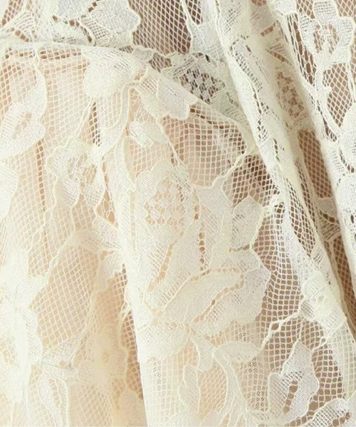 LA POMME petit(ラポミ・プチ)の「Texture Lace Waisted Cami Dress(ワンピース・レディース・アイボリー/ブラック・MEDIUM/SMALL/LARGE)」の5枚目の写真