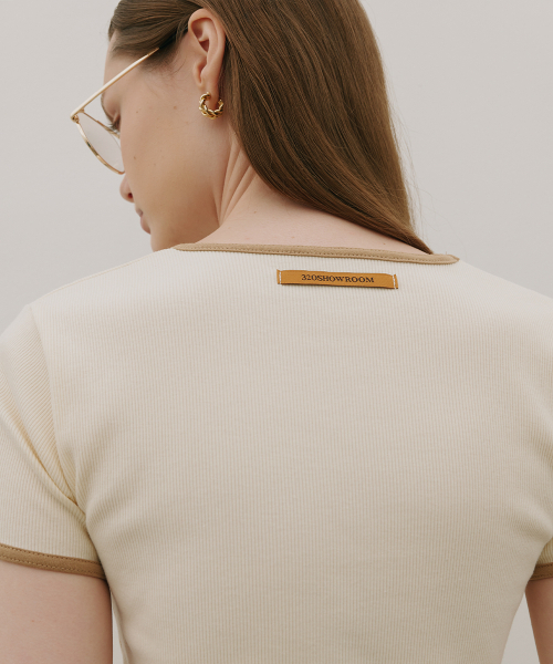320SHOWROOM(320ショールーム)の「Ribbed Color-Blocked Short Sleeve T Cream(Tシャツ/カットソー・レディース・その他・ONE SIZE)」の2枚目の写真
