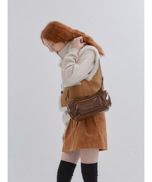 ANOETIC(アノエティック)の「ANC POCKET BAG_BROWN(ショルダーバッグ・レディース・ブラウン・FREE)」の5枚目の写真