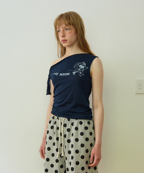 FUN FROM FUN(ファンフロムファン)の「MINNIE_ASYMMETRY T-SHIRT, Navy(Tシャツ/カットソー・レディース・ネイビー・ONE SIZE)」の3枚目の写真
