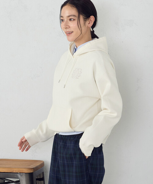 COMME CA ISM（コムサイズム）の「エンブレムロゴ フードニットパーカー（パーカー・レディース・ネイビー/アイボリー・FREE）」の7枚目の写真