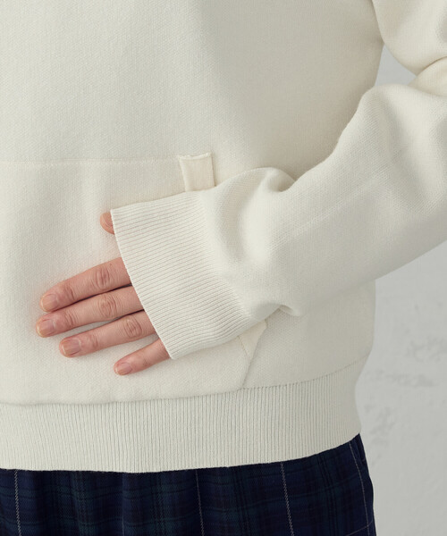 COMME CA ISM（コムサイズム）の「エンブレムロゴ フードニットパーカー（パーカー・レディース・ネイビー/アイボリー・FREE）」の16枚目の写真