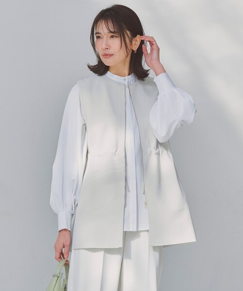 UNFILO（アンフィーロ）の「【セレモニー】BEAUTY FORM KNIT ZIPジレ（ベスト・レディース・ネイビー系/ブラック系/ベージュ系・SMALL/LARGE/MEDIUM）」の2枚目の写真