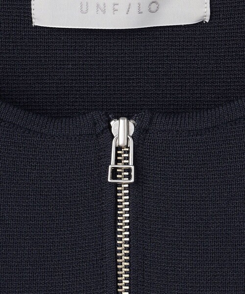 UNFILO（アンフィーロ）の「【セレモニー】BEAUTY FORM KNIT ZIPジレ（ベスト・レディース・ネイビー系/ブラック系/ベージュ系・SMALL/LARGE/MEDIUM）」の9枚目の写真