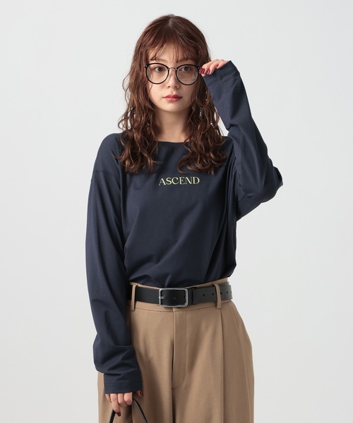 BAYFLOW（ベイフロー）の「[サラッとした肌触り]スムースタッチロゴロンT（Tシャツ/カットソー・レディース・オフホワイト/グレイッシュベージュ/ホワイト系/ネイビー/ブラウン・MEDIUM/SMALL）」の21枚目の写真