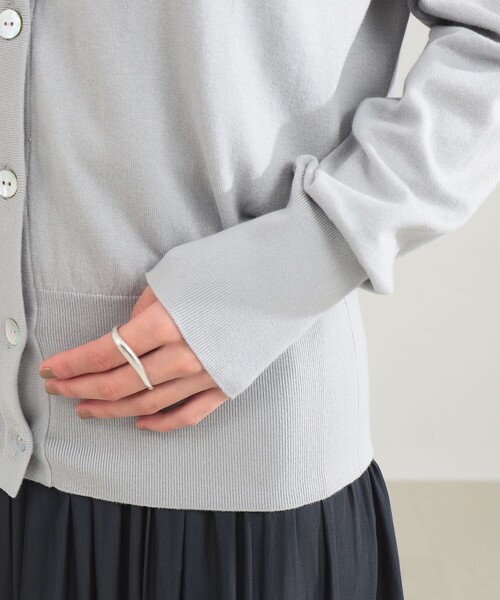 Demi-Luxe BEAMS（デミルクス ビームス）の「AK+1 / 16ゲージ スビンコットン Vネック カーディガン（カーディガン/ボレロ・レディース・レッド/ライトグレー・ONE SIZE）」の6枚目の写真