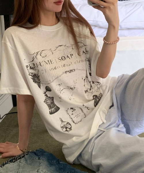 c.u.l（シーユーエル）の「パフューム イラストプリント Tシャツ カットソー culw891（Tシャツ/カットソー・レディース・ホワイト/ブラック・FREE）」の3枚目の写真