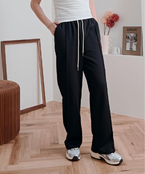kirakiraShop(キラキラショップ)の「リラックス感と美シルエットを両立した ウエスト ドロスト イージー ワイドパンツ(スウェットパンツ・レディース・オフホワイト/杢グレー/ブラック・FREE)」の8枚目の写真