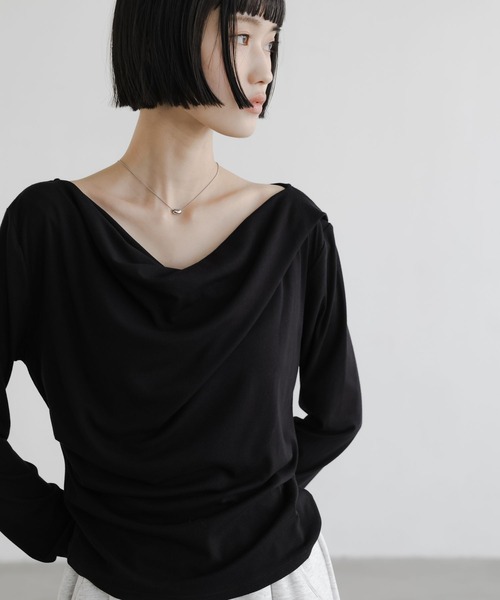 LOWRYS FARM（ローリーズファーム）の「ドレープオフショルプルオーバー 638373（Tシャツ/カットソー・レディース・グレー/ブラック/ベージュ/ピンク・FREE）」の2枚目の写真