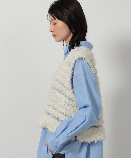 LAKOLE（ラコレ）の「チュールヤーンニットベスト / 657251（ベスト・レディース・アイボリー/イエロー/チャコール・FREE）」の5枚目の写真