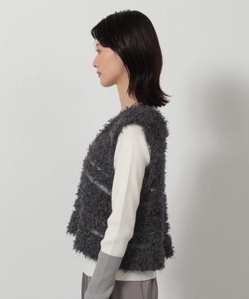 LAKOLE（ラコレ）の「チュールヤーンニットベスト / 657251（ベスト・レディース・アイボリー/イエロー/チャコール・FREE）」の13枚目の写真