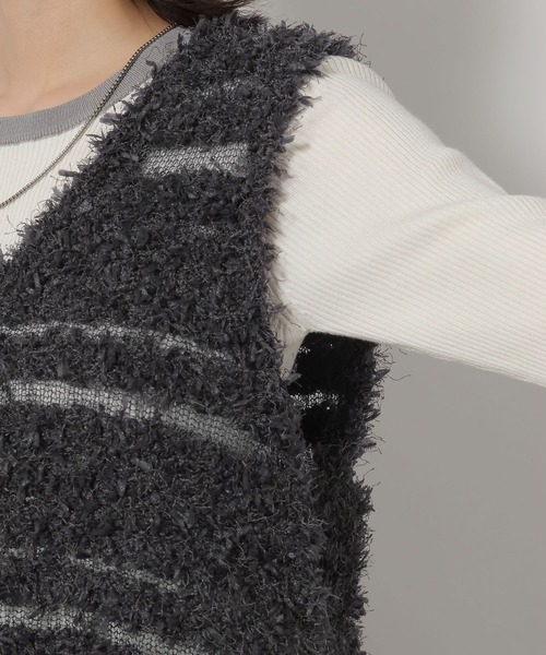 LAKOLE（ラコレ）の「チュールヤーンニットベスト / 657251（ベスト・レディース・アイボリー/イエロー/チャコール・FREE）」の16枚目の写真